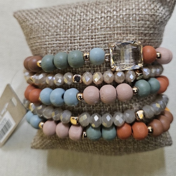 Restocked! Garden Party Stretch Beaded Bracelet in beautiful colors NEW! - Picture 1 of 4